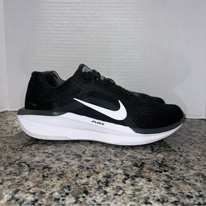 Nike Winflo 11 Road Running Shoe - Women's Size 10
